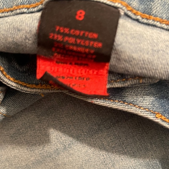 Earl Jeans
Colorful Embroidered Ankle Skinny Jeans size 8
Floral & butterfly - Picture 5 of 8